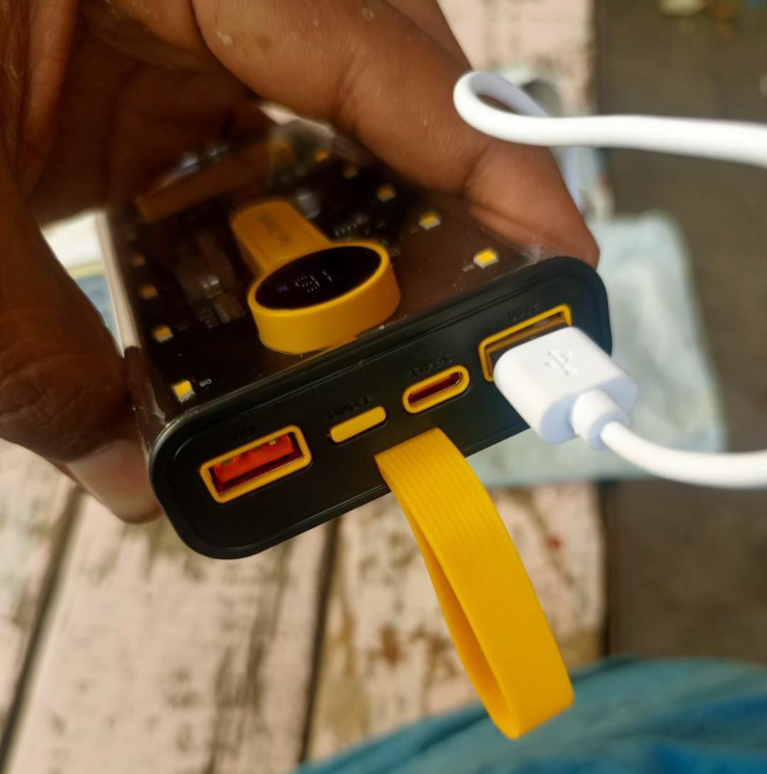 66W Super Fast Power Bank 10000MAH / 20000MAH.