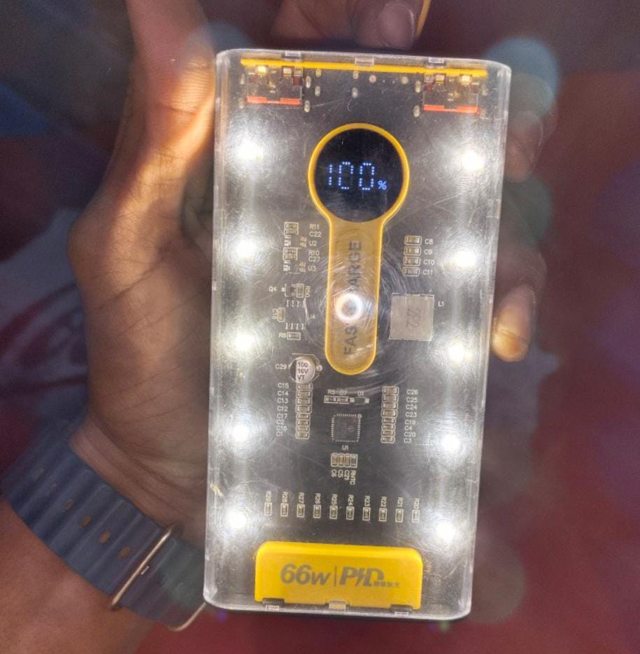 66W Super Fast Power Bank 10000MAH / 20000MAH.