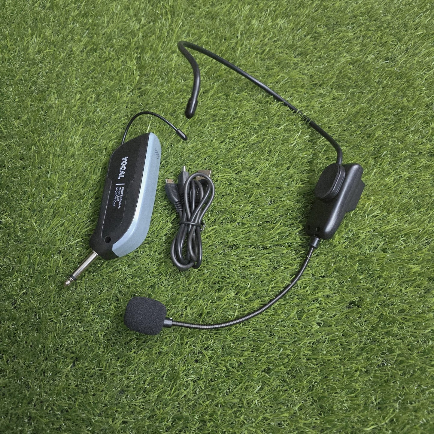 Universal Microphone - New Addition, Clear & Crystal sound, Wireless Microphone, Long Battery, Long Range