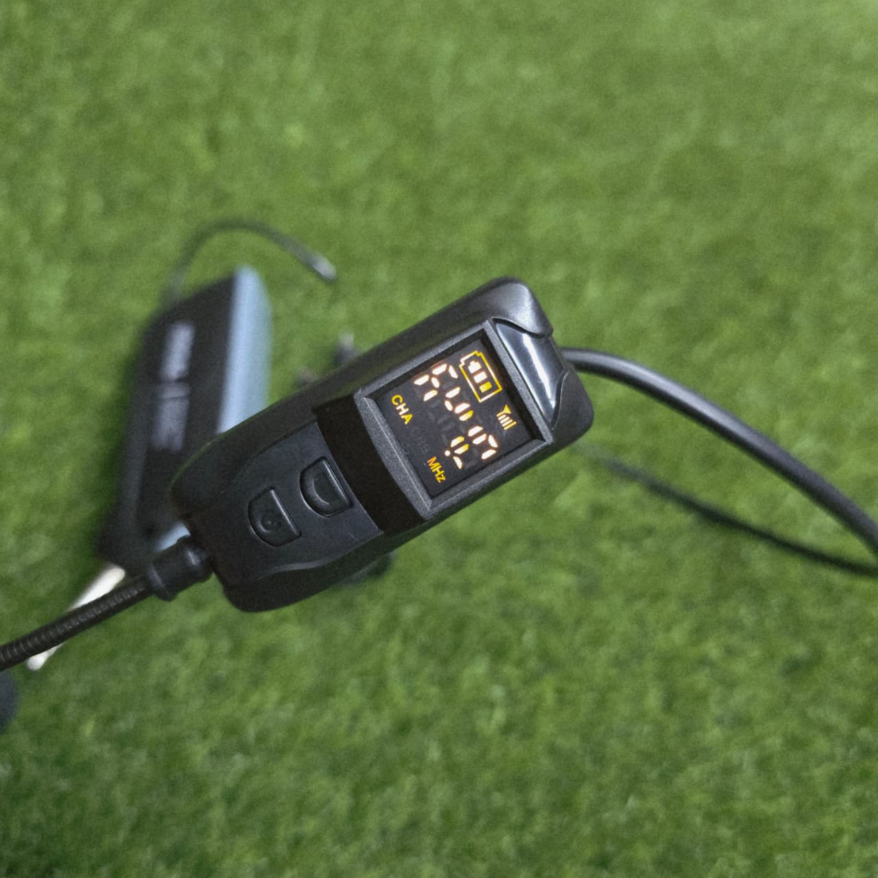 Universal Microphone - New Addition, Clear & Crystal sound, Wireless Microphone, Long Battery, Long Range