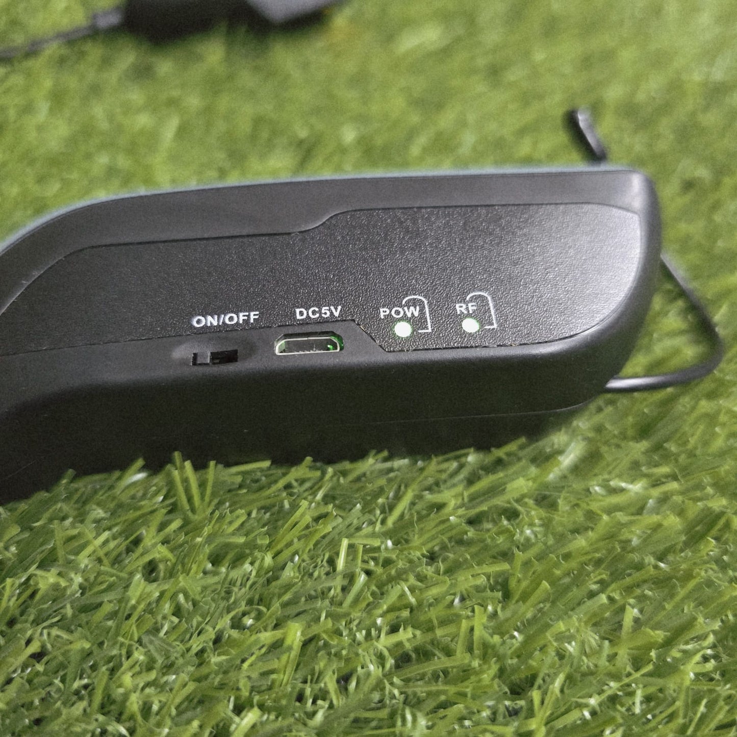 Universal Microphone - New Addition, Clear & Crystal sound, Wireless Microphone, Long Battery, Long Range