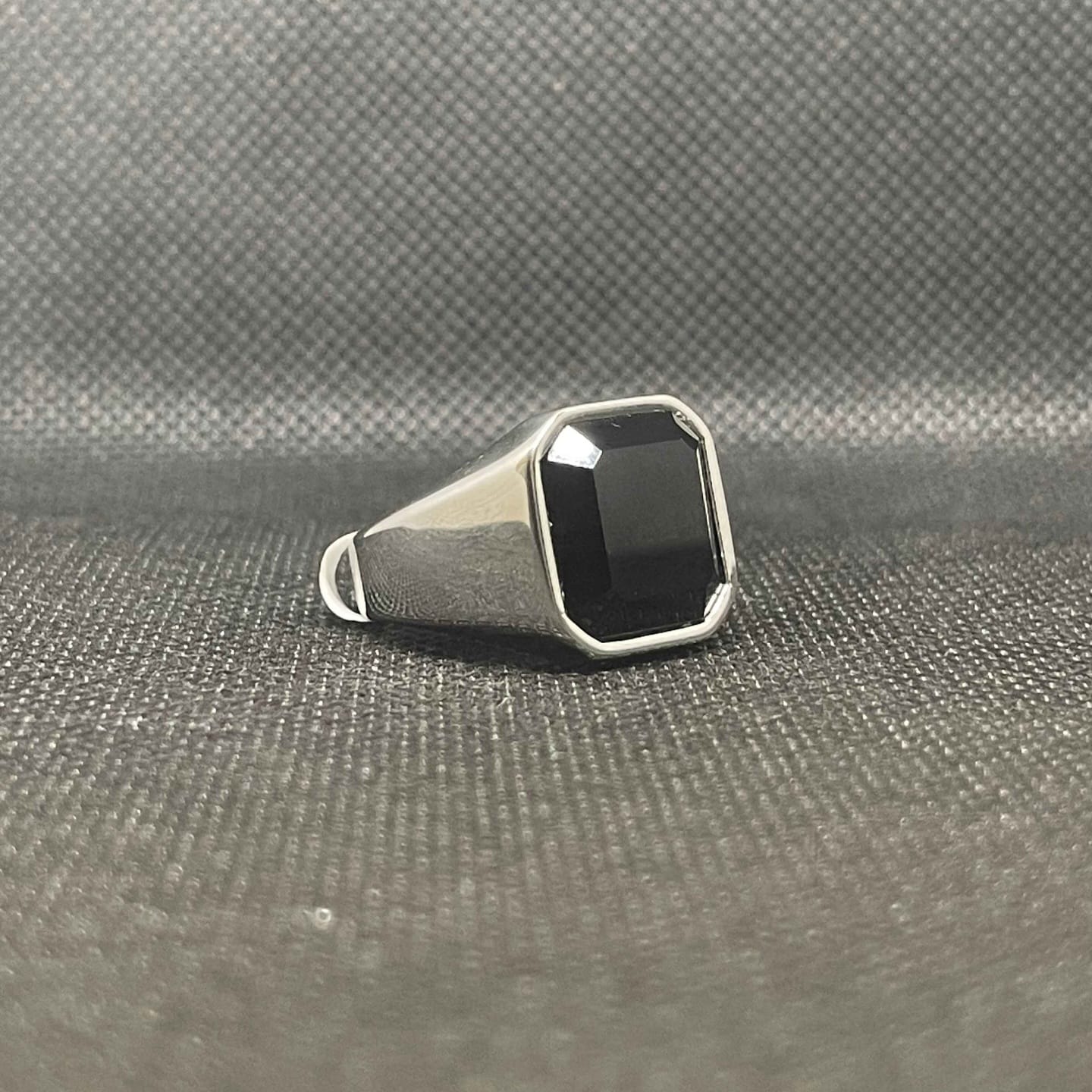 Midnight Onyx Men's Ring | Lifetime Colour Warranty