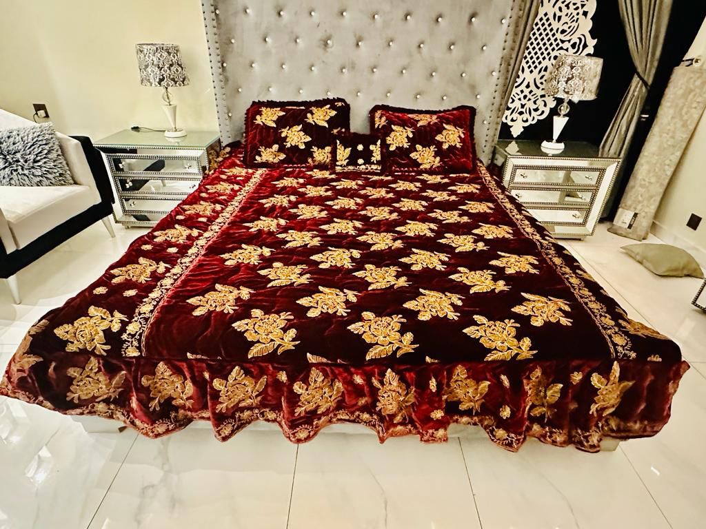 Design 104 - Fancy Bridal Velvet Bed Sheet Set Beautifull Design - Full Bed Sheet Set - Cushions Set - Pillow Set