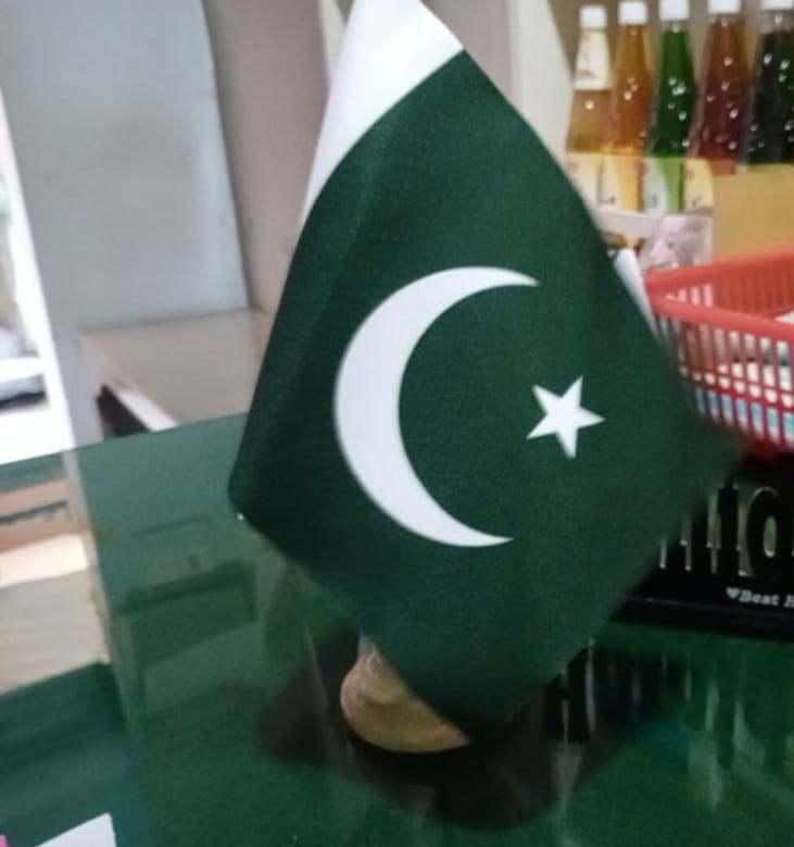 Pakistan Table Flag with marble base