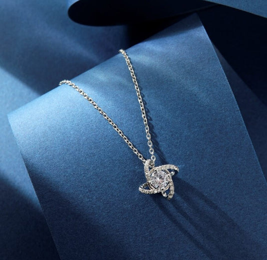 1pcs Steel Color Necklace Ladies Cold Wind Four Leaf Clover With Diamonds Brass Pendant Jewelry