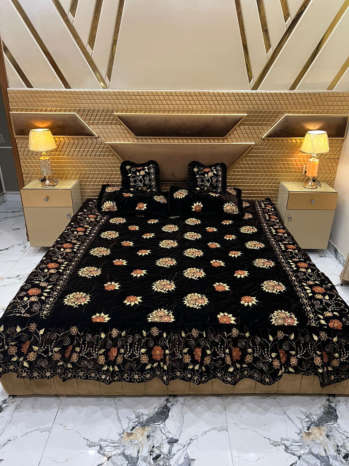 Design 101 - Fancy Bridal Velvet Bed Sheet Set Beautifull Design - Full Bed Sheet Set - Cushions Set - Pillow Set