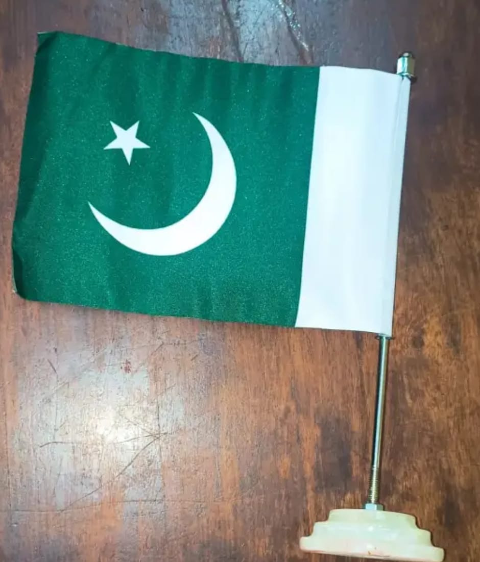 Pakistan Table Flag with marble base