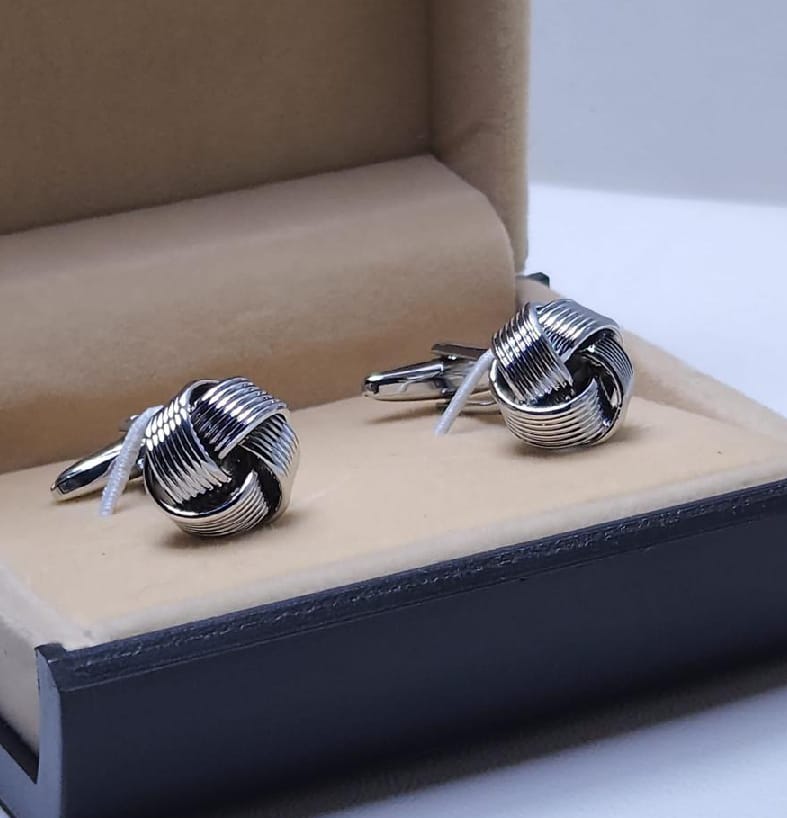 Shinny Quality Cufflinks Silver & Gold